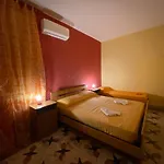 200m From The Sea - Large Private Patio With Bbq