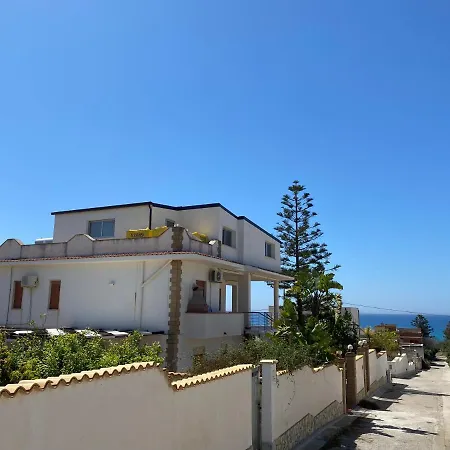200m From The Sea - Large Private Patio With Bbq Vakantiehuis *