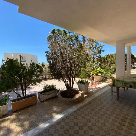 200m From The Sea - Large Private Patio With Bbq